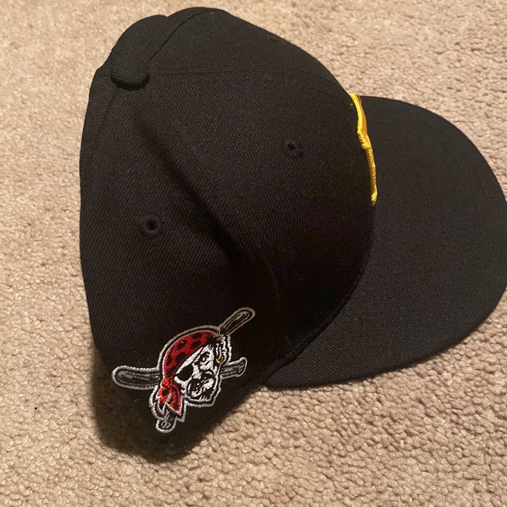 Snap Back Hat - Picture 2 of 3